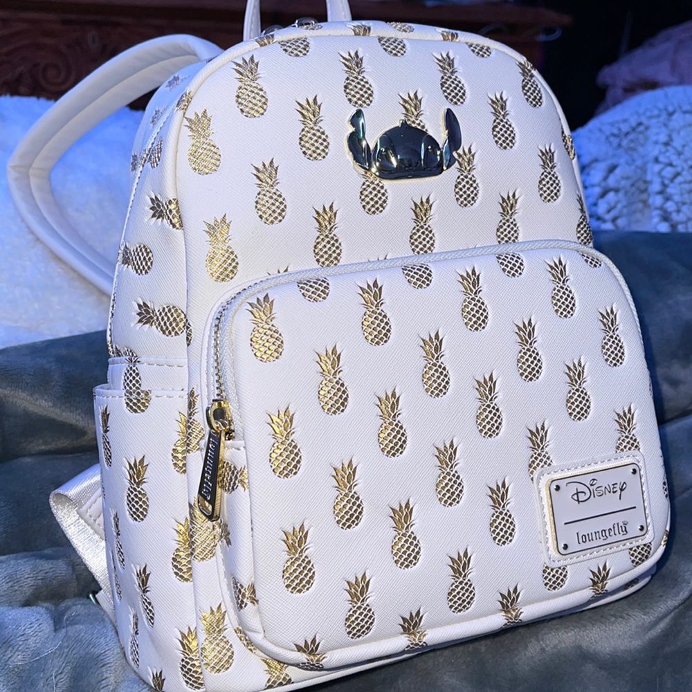 Disney lounge fly backpack